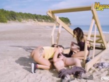 ChicasLoca - Cassie Del Isla y Frida Sante French Babe se folla al marido de su mejor amiga