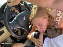 Puta universitaria recibe creampie en el coño en la carretera - Molly Pills - POV 4K