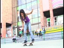 Latina skater punk llamada Diana Delgado follada duro por su apretado coño