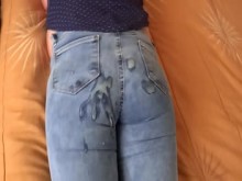 Madre latina de 58 años en su dormitorio muy excitada llama al marido de la empleada para grabar lo que se masturba varias veces y le pide al final que se corra en su culo con los jeans puestos