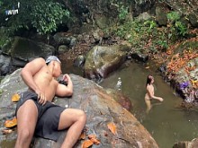 Cogida al aire libre en el Rio Pance en Cali Colombia con un desconocido que se masturba mirándome - Celeste Alba & Angel Cruz