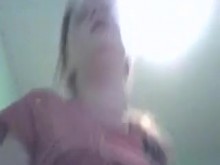 Haciéndole una mamada a su padrastro