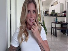 Hermanastras rubia gran amiga titty me ruega que la folle "Tengo, porque estoy realmente cachonda"
