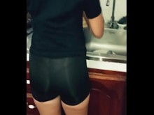 Josie Baysherni Jaybi, su dueño, entró en la cima de la cocina y arrojó su polla por detrás.