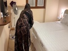 Mucama milf follada por algo de efectivo