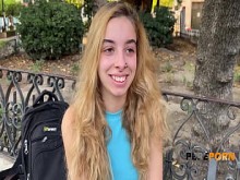 Ella solo tiene 18 años, ¡pero Irina quiere aprender a convertirse en una estrella porno en Pepeporn!