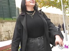 Tour sexual en Madrid. Las enormes tetas de Nelia Estrada conocen la capital