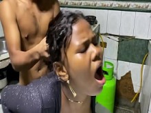 me follo a la hijastra de mis papa a ver que la casa esta sola