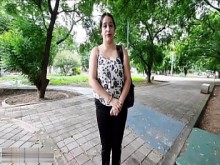 Desconocida sabe muy bien como pagar su estadia en mi casa con una rica follada y creampie - Porno en Español