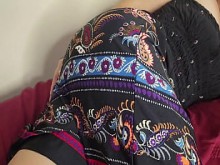 Le subo el vestido a mi alumna