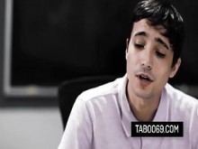 Chica de collage sexy consigue el culo follada por los maestros hijastro - Penny Barber, Sophia Burns