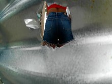 Camara graba en vestidor de playa a latina sexyPOR EL LENTE DE LA CAMARA