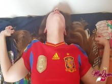 Adolescente español cachondo le ayuda a perder la virginidad Creampie