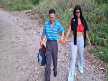 Lamiendo el coño jugoso en la jungla, ni siquiera Tarzán de la jungla se atrevió tanto a