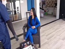 ESTOY CALIENTE Y SÓLO MI MAQUILLISTA GAY ESTÁ A MI ALREDEDOR. LO CONVENZO PARA FOLLARME DE UNA MANERA MUY DELICIOSA - ALEJANDRA PALACIOS