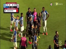 David Batista poniendo cemento y Bruno Silva para amamantar