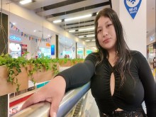 Encontré a Valentina en el centro comercial