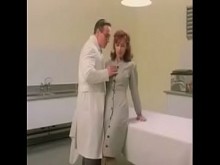 Hombre afectivo tiene sexo con Simona Valli