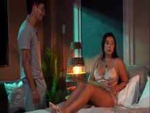 Hijastro busca complacer a su madrastra ya que su marido no sabe hacerlo