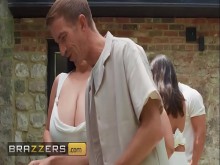 BBQ Dick Times Two Klara Divine &sol; Brazzers&sol; Ingresa a XVPROMO en el sitio oficial para obtener descuento