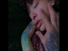 Toco a mi hermanastra y no se sabe