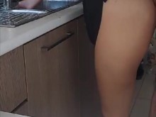 Un abogado egipcio de Damanhour se folla a la nueva criada y les habla de su culo, de su mujer o de su mente