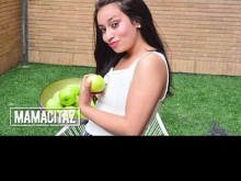 CARNE DEL MERCADO - LA HERMOSA LATINA MILENA ALVAREZ RECIBE ESE COÑO ADOLESCENTE FOLLADO DURO ANTE LA CÁMARA