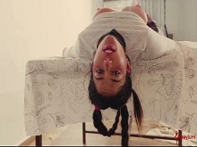 La caliente española PAWG recibe una dura follada anal y una sesión de garganta profunda desordenada en régimen de bondage sin que se le permita correrse.